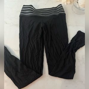 Cute booty lounge black leggings with pockets NWOT